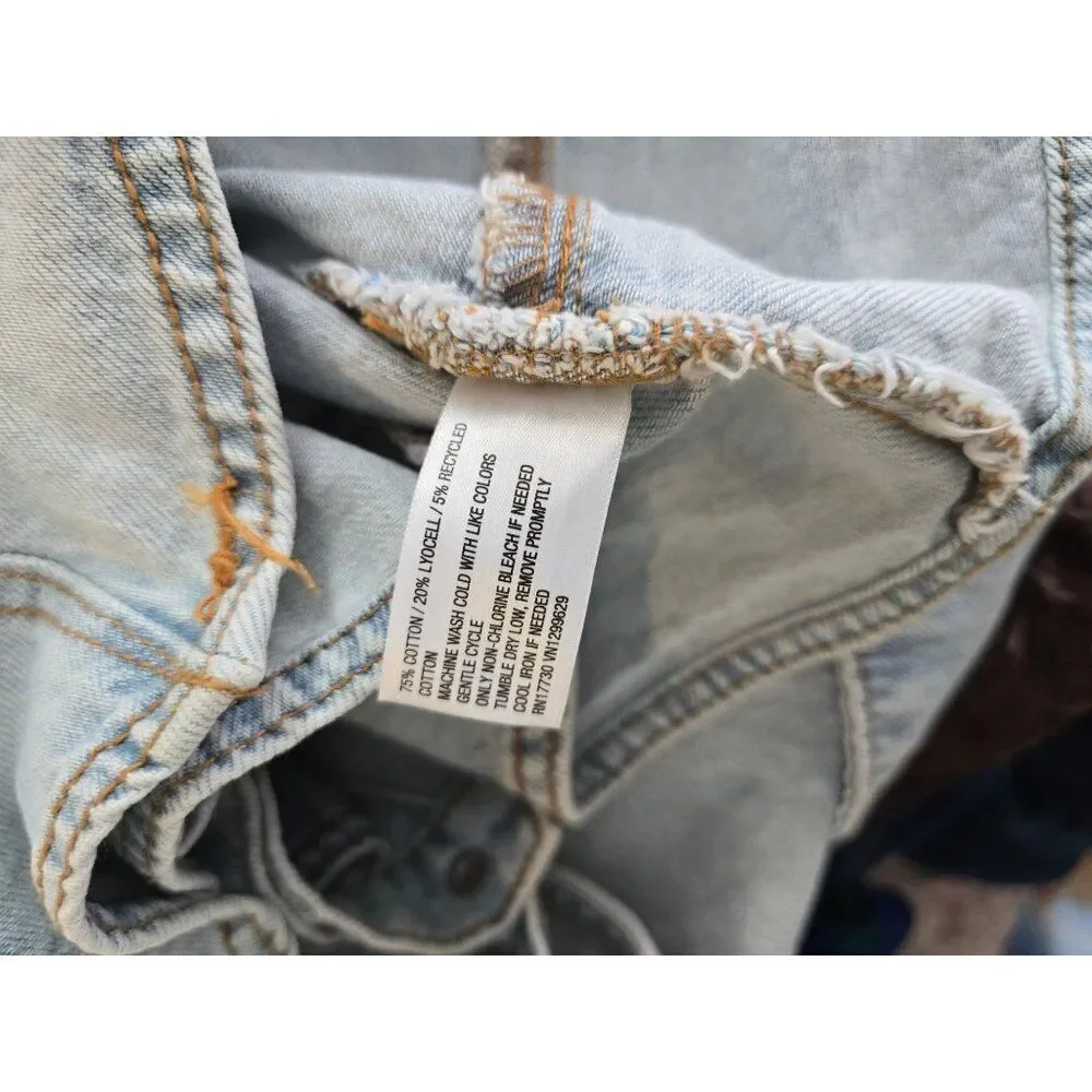 Light Wash Denim Vest Snap Button Closure cottagecore boho casual